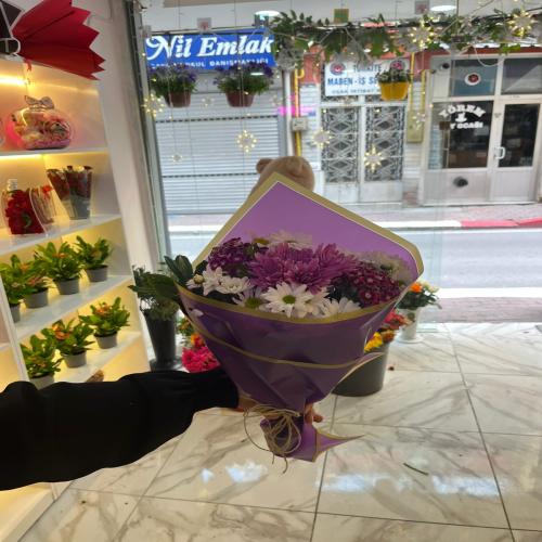 Mor Düşler: Asil Lila Buketi